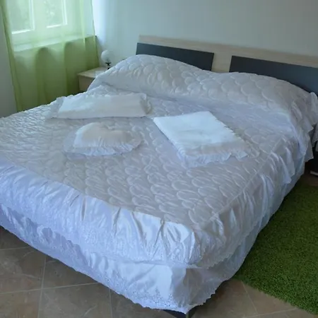 847-1 Apartment